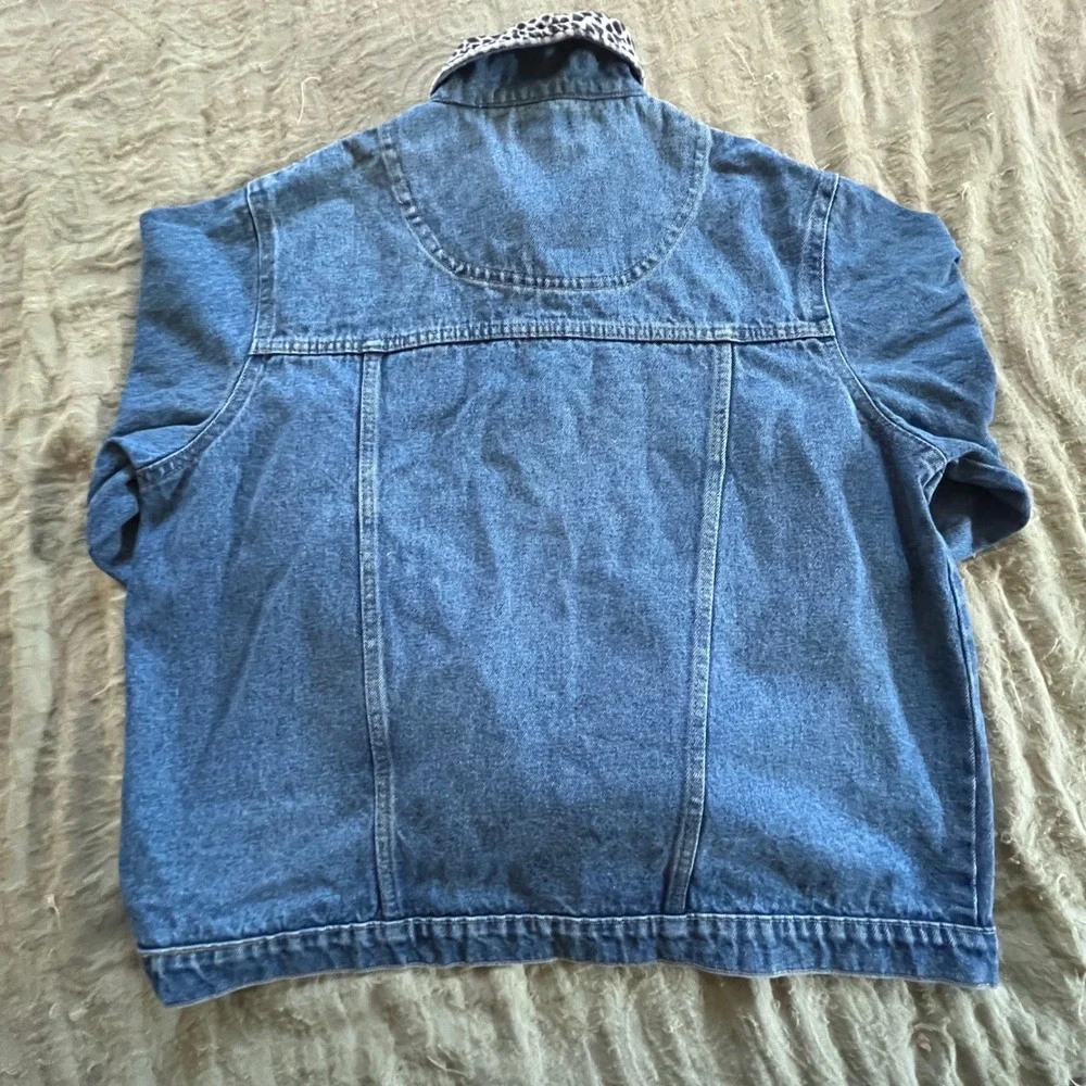 Women's Blue Denim Trucker Button Down Outdoor Jacket Size 2XL Animal Print